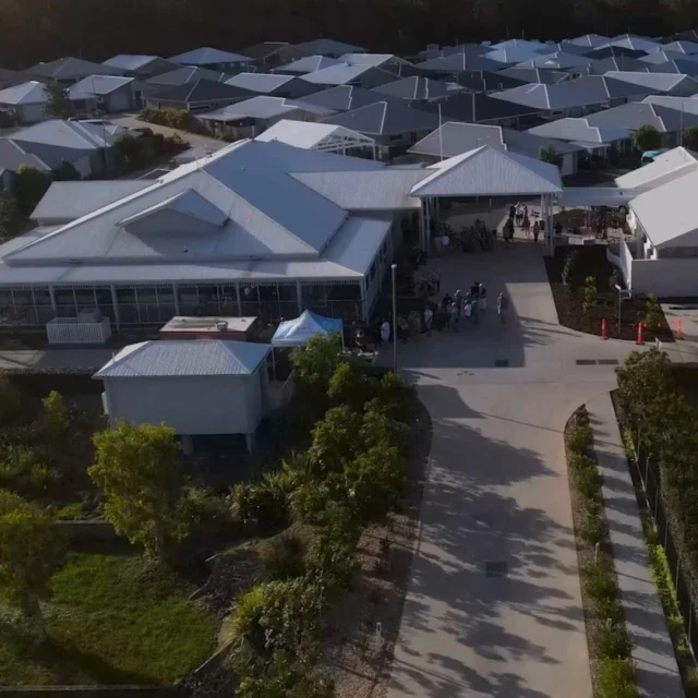 Have you got an event or project opening you'd like filmed? Our videography team frequently heads out on site to document events and openings —which we then turn into a range of reels and VNR footage to supply to media outlets. Check out this video we filmed and produced for @Ingenialifestyle of the grand opening of their stunning community facilities at Chambers Pines. For more information about filming event videos, reach out to us at email@clearshot.digital.